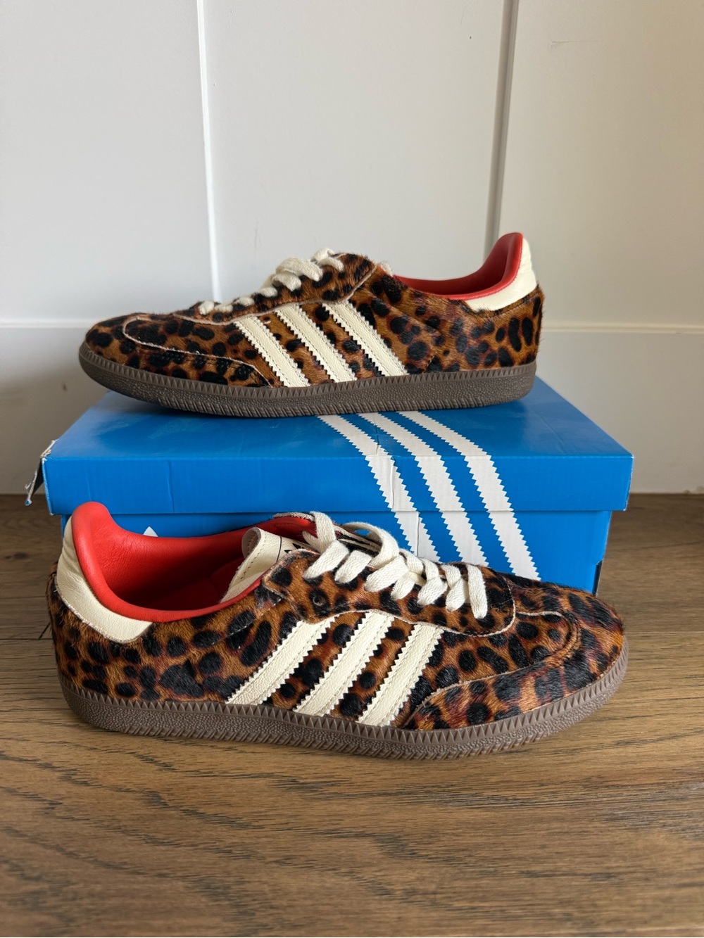 adidas Women's Samba OG Cheetah Pack Preloved Red Sneakers 7.5/39 - Picture 2 of 12